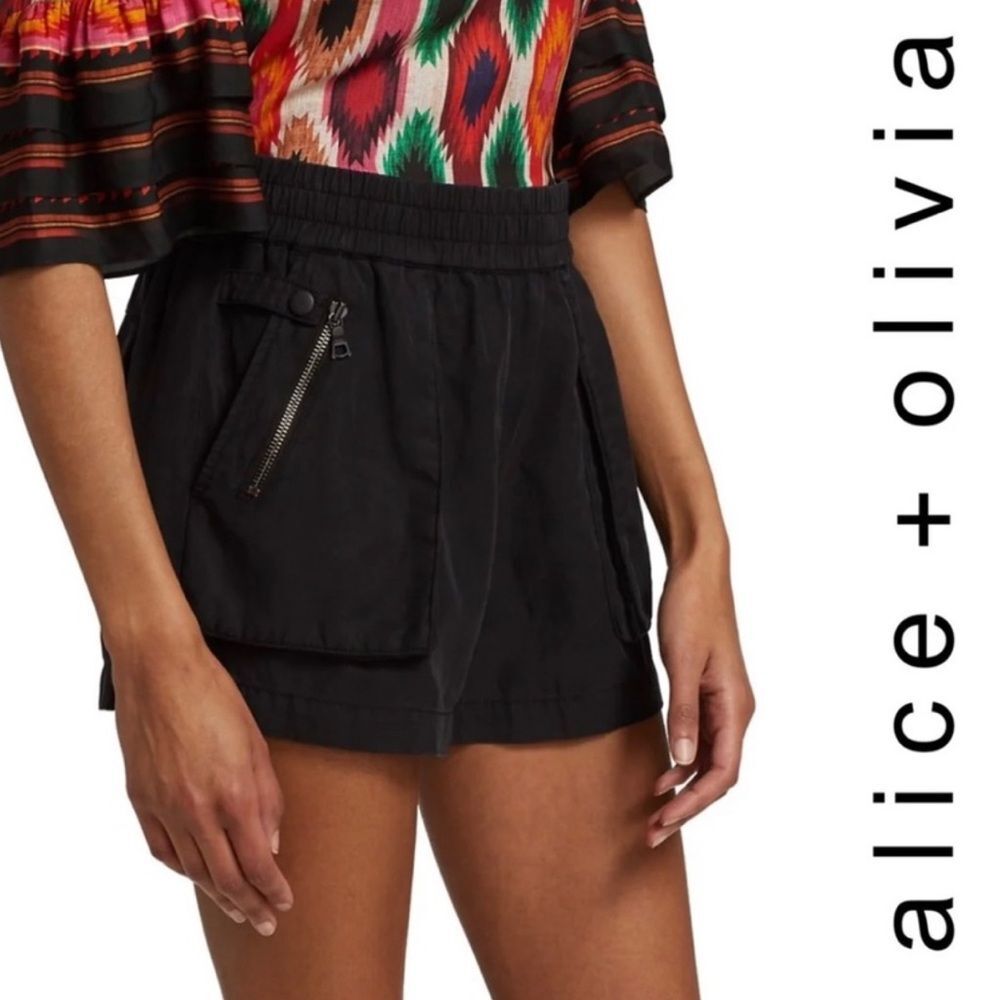 Alice + Olivia Britney black shorts